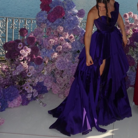 TARIK EDIZ Elegant Purple Evening Gown - Picture 5 of 7